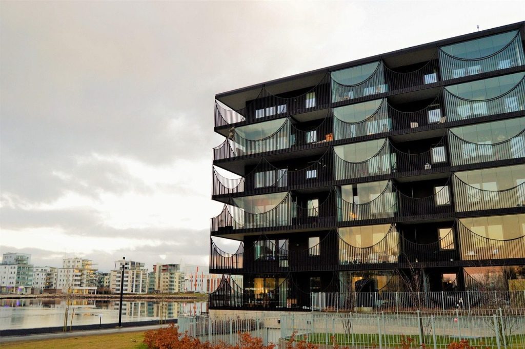 Harbour View Apartment with Balcony